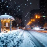 הכנה מראש לשיבושי התחבורה הצפויים בשלג הכבד שמגיע הלילה - לא מטרייה ולא מגפיים יוכלו לעזור.